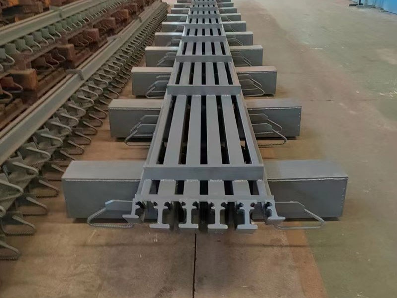 ������s�b��